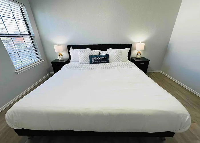 Spacious Luxe Retreat For Family And Groups Austin Round Rock