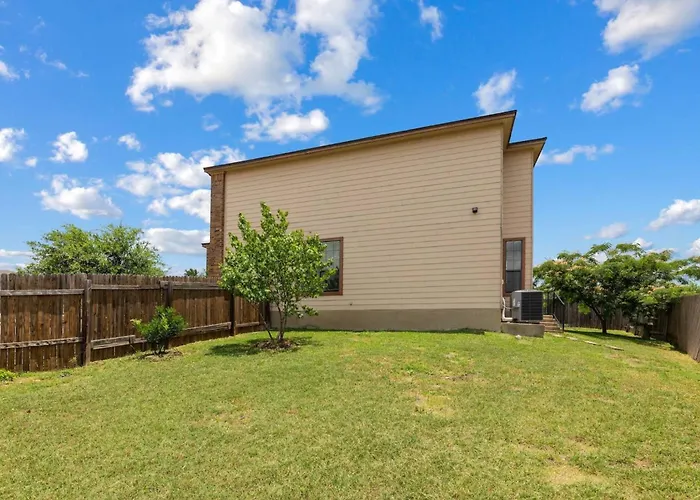 Spacious Luxe Retreat For Family And Groups Austin * Round Rock