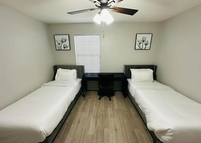 Spacious Luxe Retreat For Family And Groups Austin Holiday home Round Rock