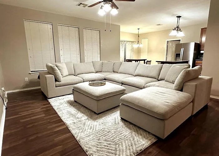 Spacious Luxe Retreat For Family And Groups Austin Holiday home