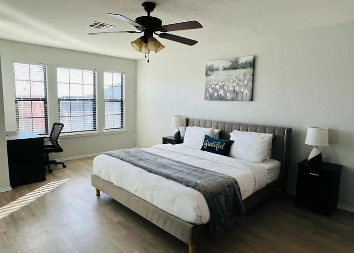 Holiday home Spacious Luxe Retreat For Family And Groups Austin *