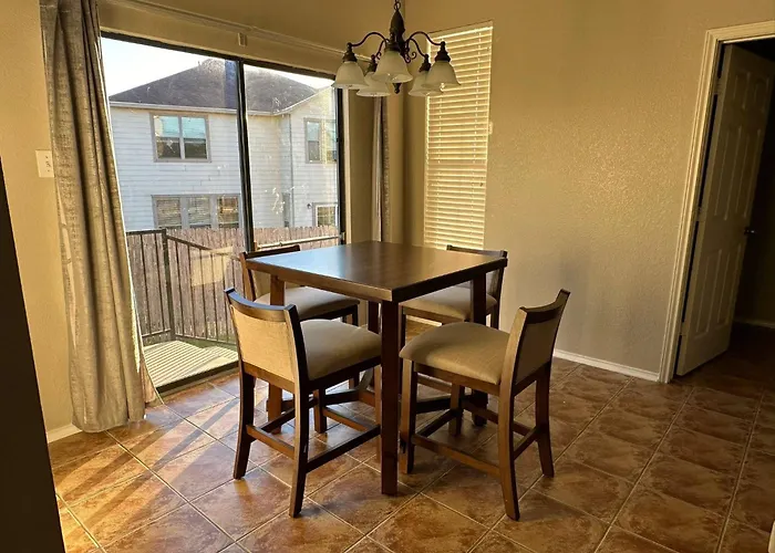 Holiday home Spacious Luxe Retreat For Family And Groups Austin *