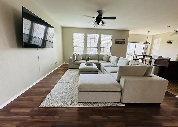 Spacious Luxe Retreat For Family And Groups Austin